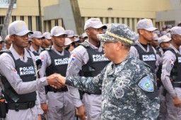 Mayor general Guzmán Peralta recuerda a los agentes su misión de proteger y servir a la ciudadanía*